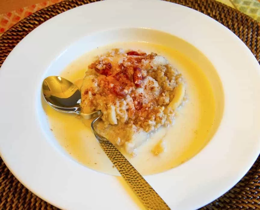 Crockpot Steel Cut Oats With Apples and Cherries | Shake That Weight