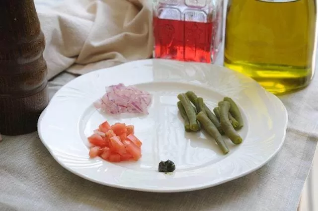 Green Bean Tomato Salad | Shake That Weight