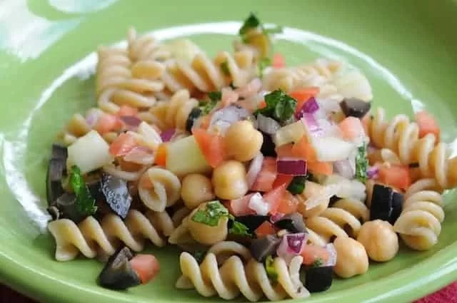 Greek Pasta Salad | Shake That Weight