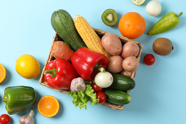 Bowl of fresh low-carbohydrate vegetables
